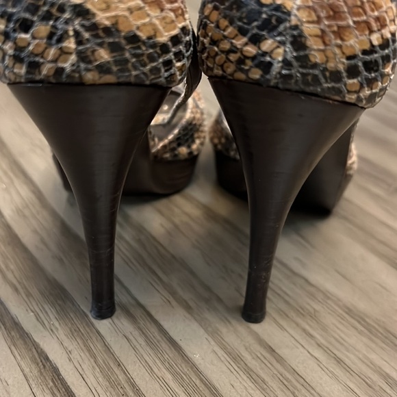 STAURT WEITZMAN PYTHON SLINGBACK HEELS 8 - Picture 7 of 16